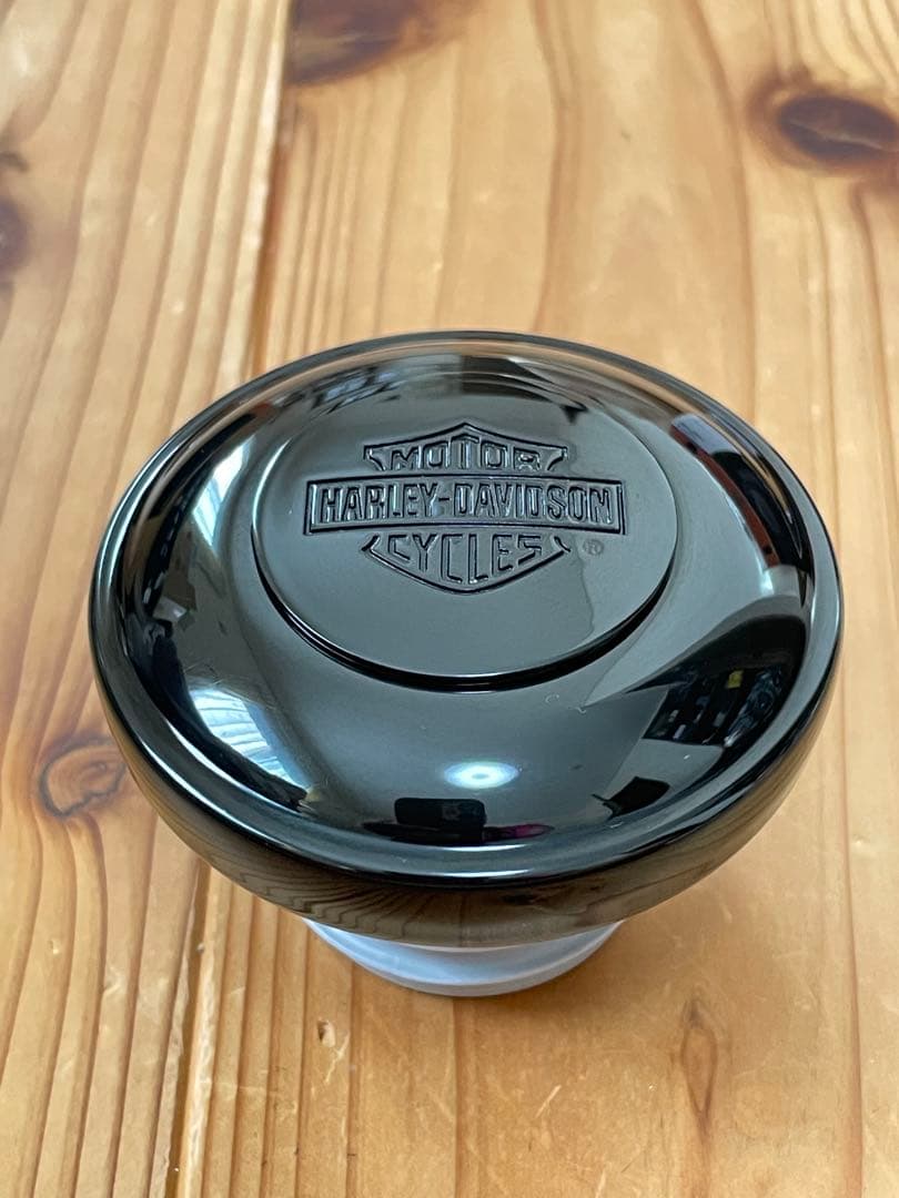 ハーレー純正 バー＆シールド セルフロッキング フューエルキャップ ブラック