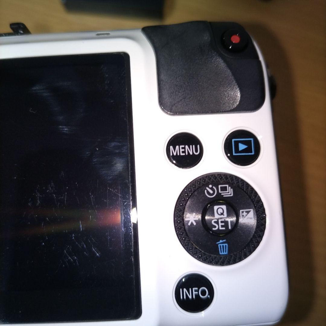 Canon EOS M レンズキット　外付けストロボ　純正バッテリー充電器つき