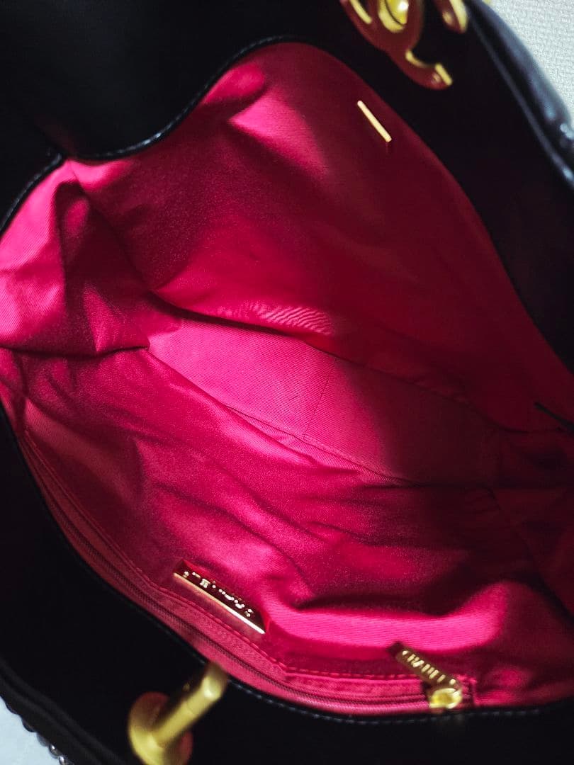 *ラムスキンショルダーバッグ*　ゴールド、シルバーチェーン　キルティングА4