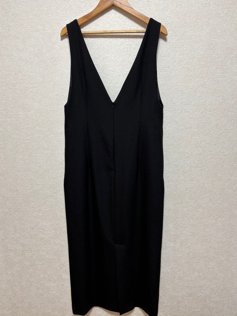 noble ストレートVネックワンピース　サイズ36