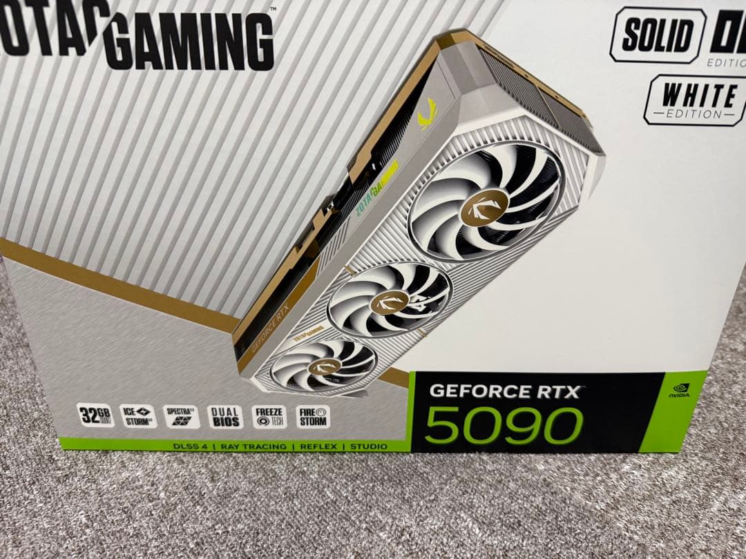 説明欄必見！ZOTAC GeForce RTX5090 32GB white