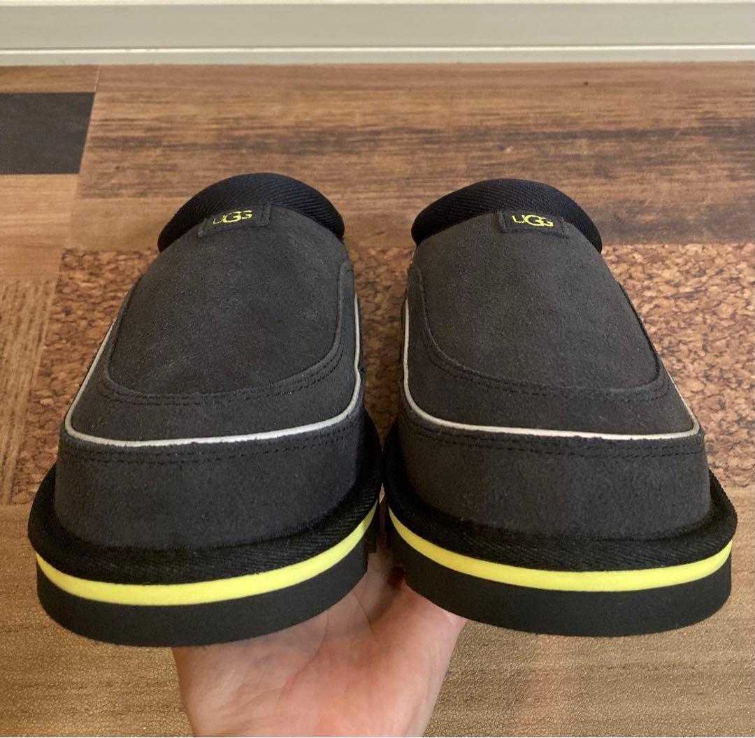 新品　UGG スリッパ　ルームシューズ　黒×イエロー　反射パイピング　26㎝