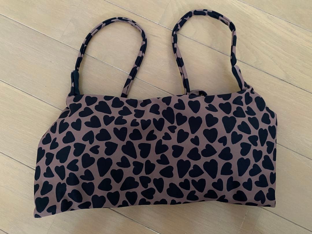 水着・ラッシュガード na