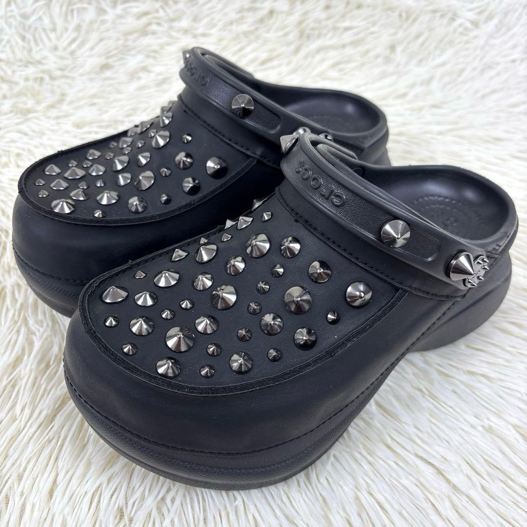 美品、crocs、クロックス、スタッズ、厚底、サンダル、黒