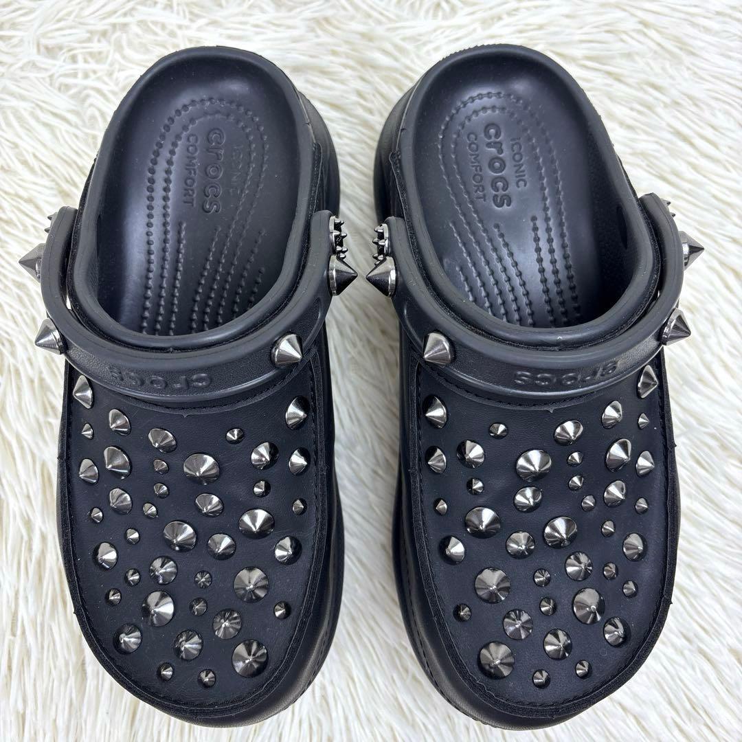 美品、crocs、クロックス、スタッズ、厚底、サンダル、黒