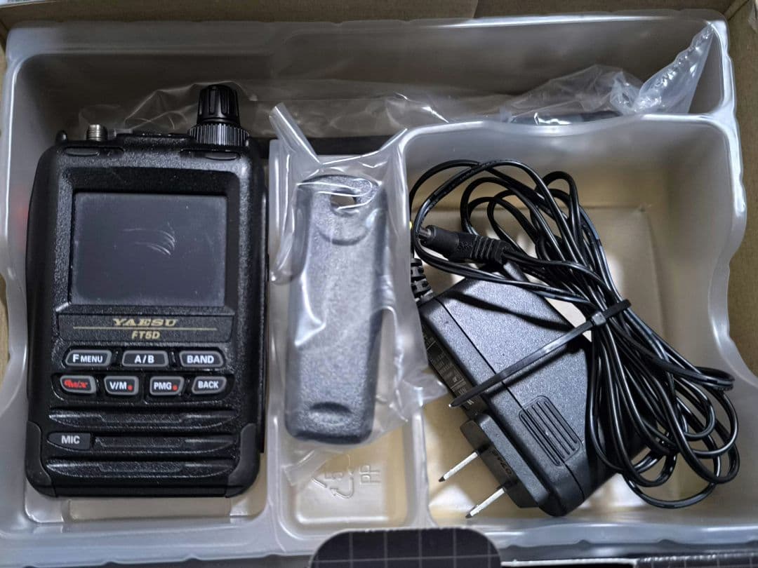 YAESU FT5D デュアルバンドトランシーバー