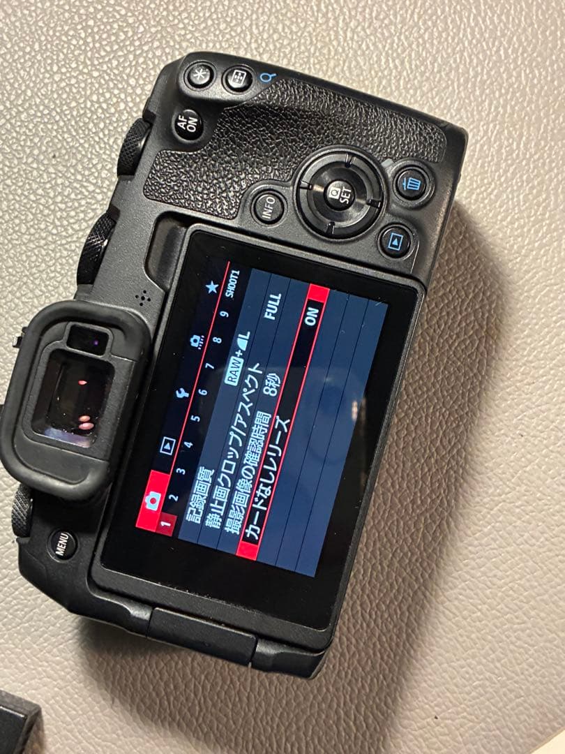 Canon EOS RP❗️ミラーレス一眼カメラ 本体バッテリー4個付き