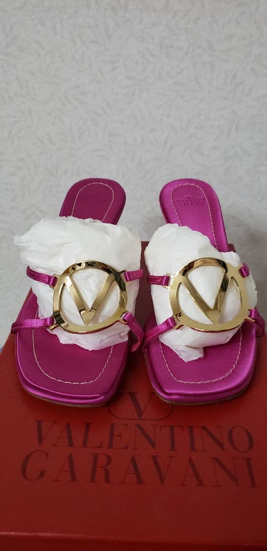 ヴァレンティノ　ビビッドピンク　ミュール