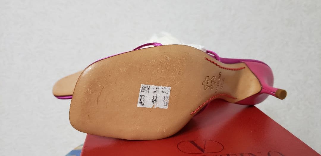 ヴァレンティノ　ビビッドピンク　ミュール