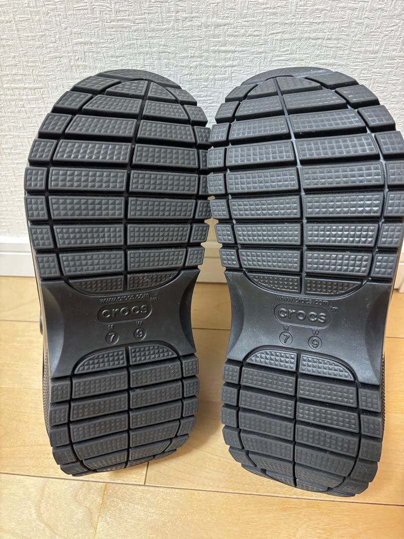 crocs メガ クラッシュ クロッグ