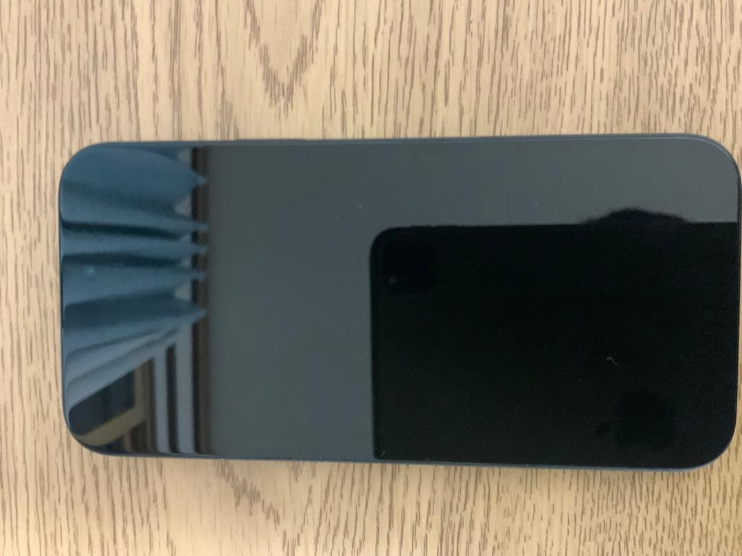 (Hikaru)iPhone 15 plus simフリー　充電回数5回