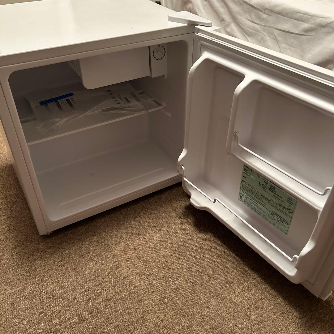 オーヤマ　ホワイト ミニ冷蔵庫