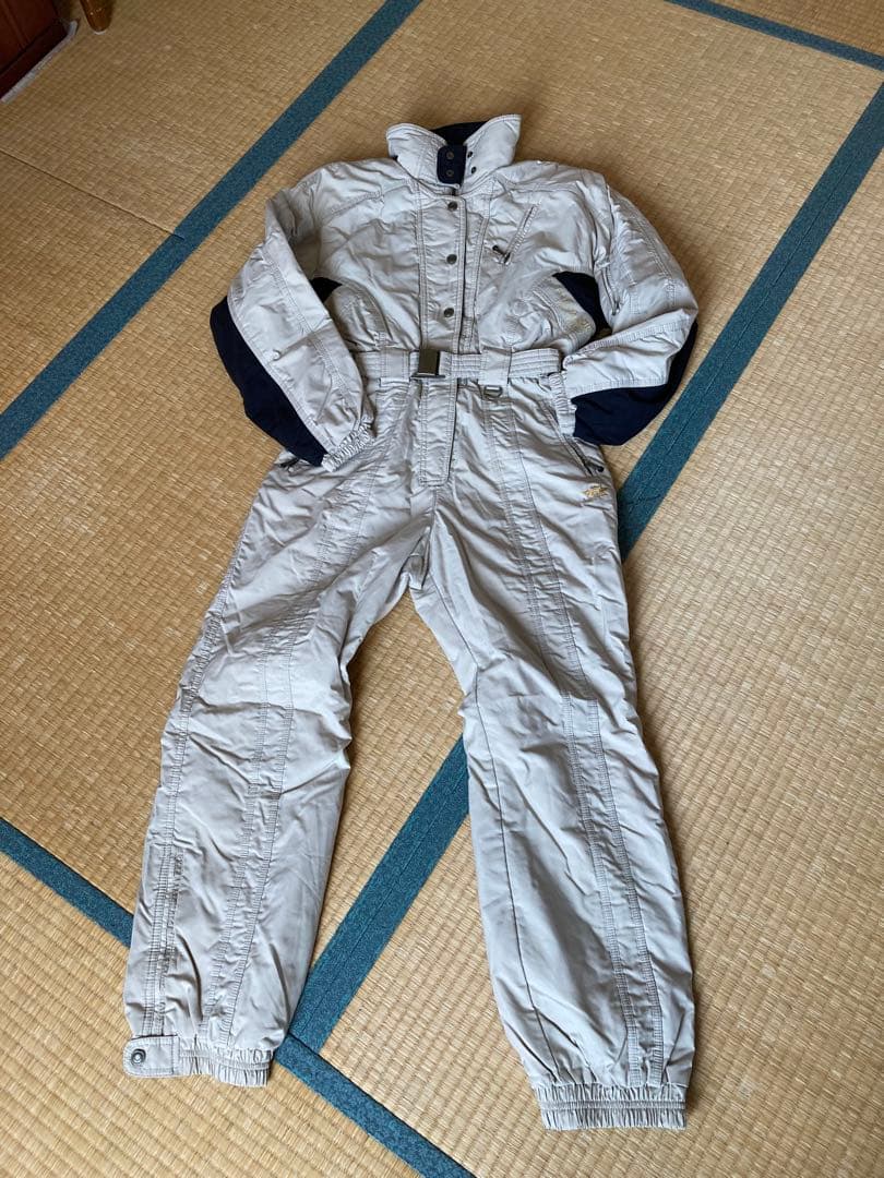 女性用スキーウェア ベージュと黒　phenix