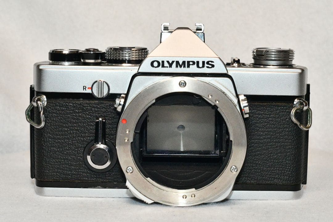 お値引き《動作品》OLYMPUS OM-1+レンズ2本組　a404