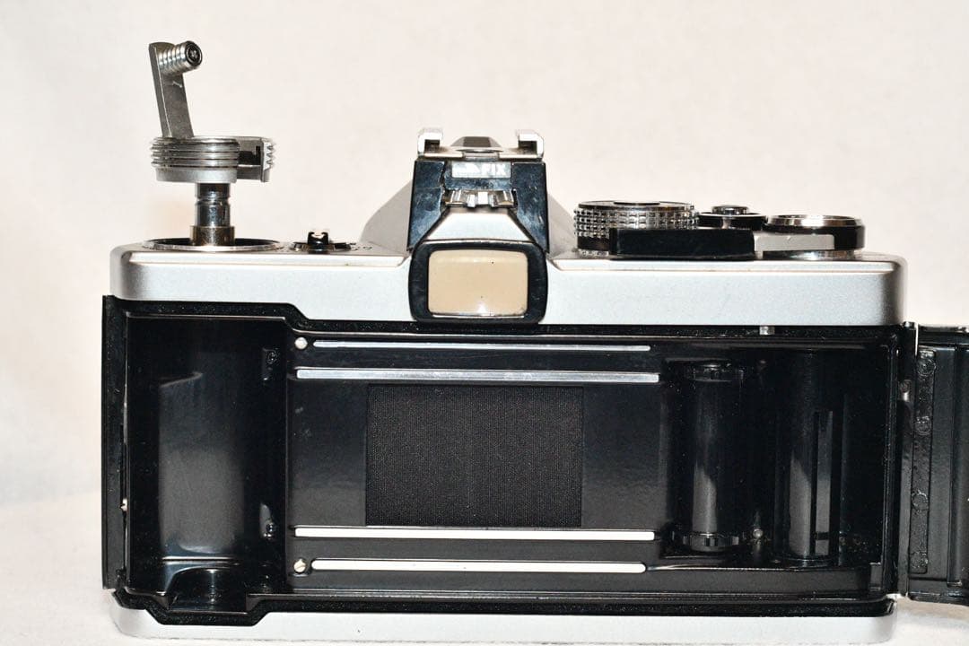 お値引き《動作品》OLYMPUS OM-1+レンズ2本組　a404