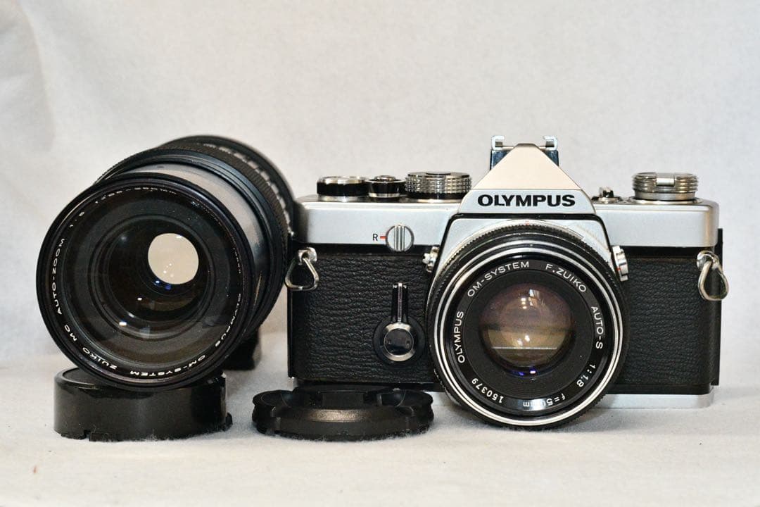 お値引き《動作品》OLYMPUS OM-1+レンズ2本組　a404