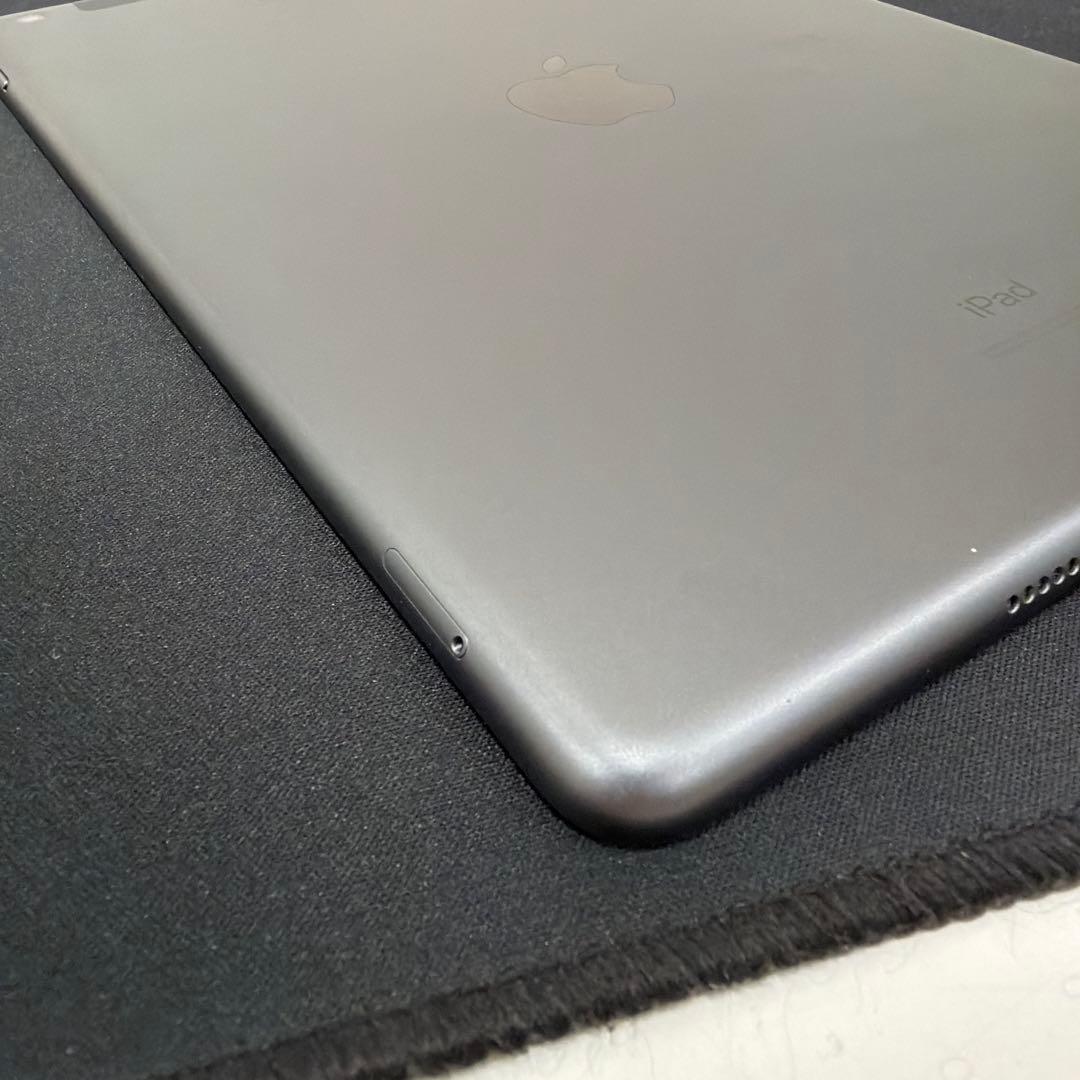 ipad 本体　8世代　32GB セルラー