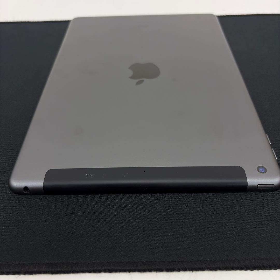 ipad 本体　8世代　32GB セルラー