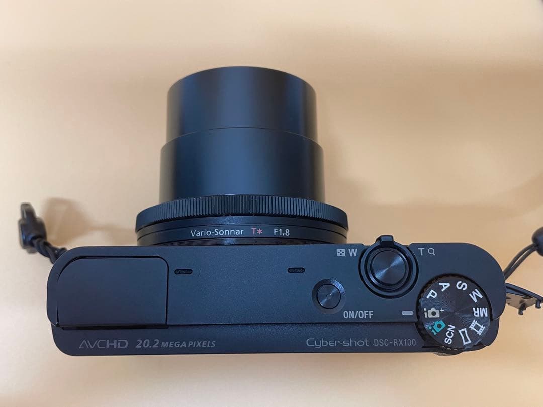 【美品】ソニー　SONY DSC-RX100 デジタルカメラ ブラック