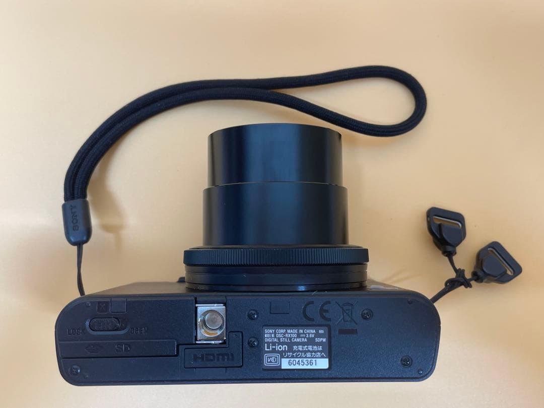 【美品】ソニー　SONY DSC-RX100 デジタルカメラ ブラック