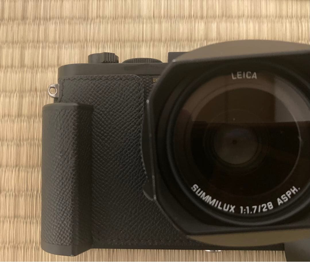leica Q2 ショートストラップ　ケース付