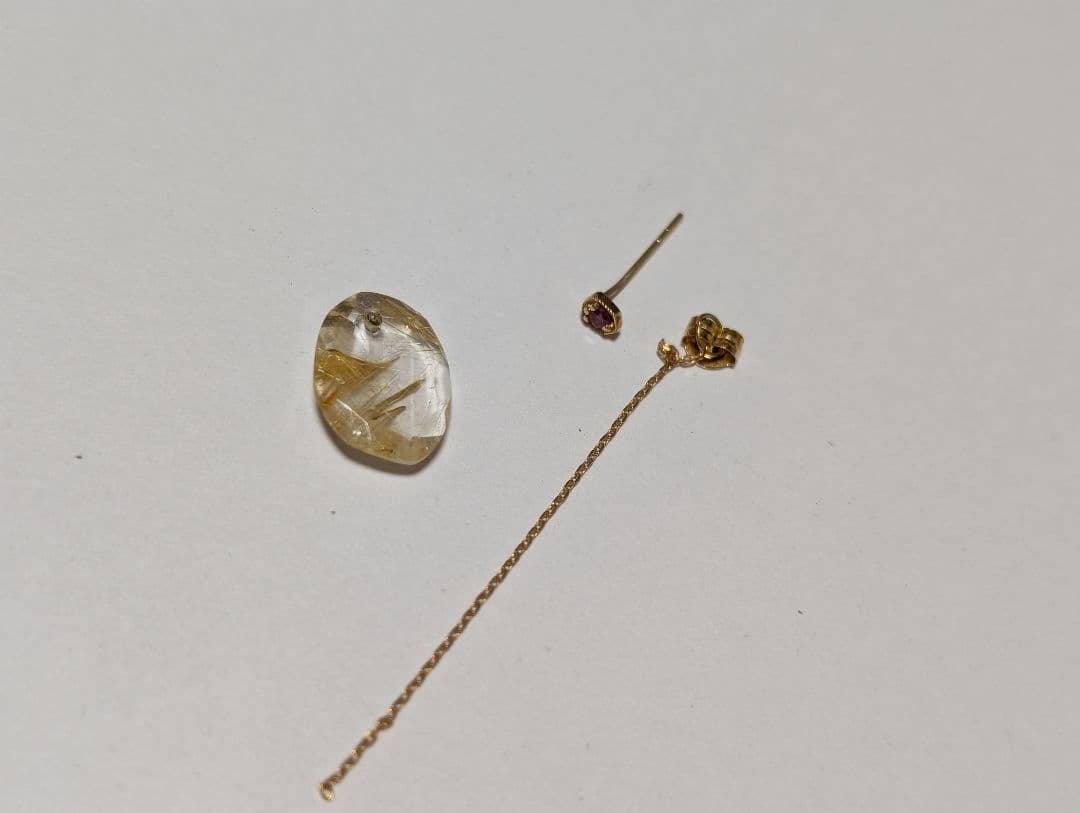 MONAKA Jewellery　モナカ　フラットピアス　ルチルクォーツ