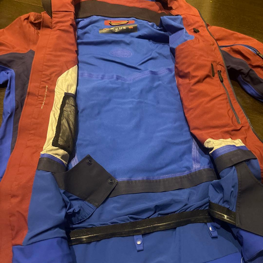 KHUSフード付きウェア