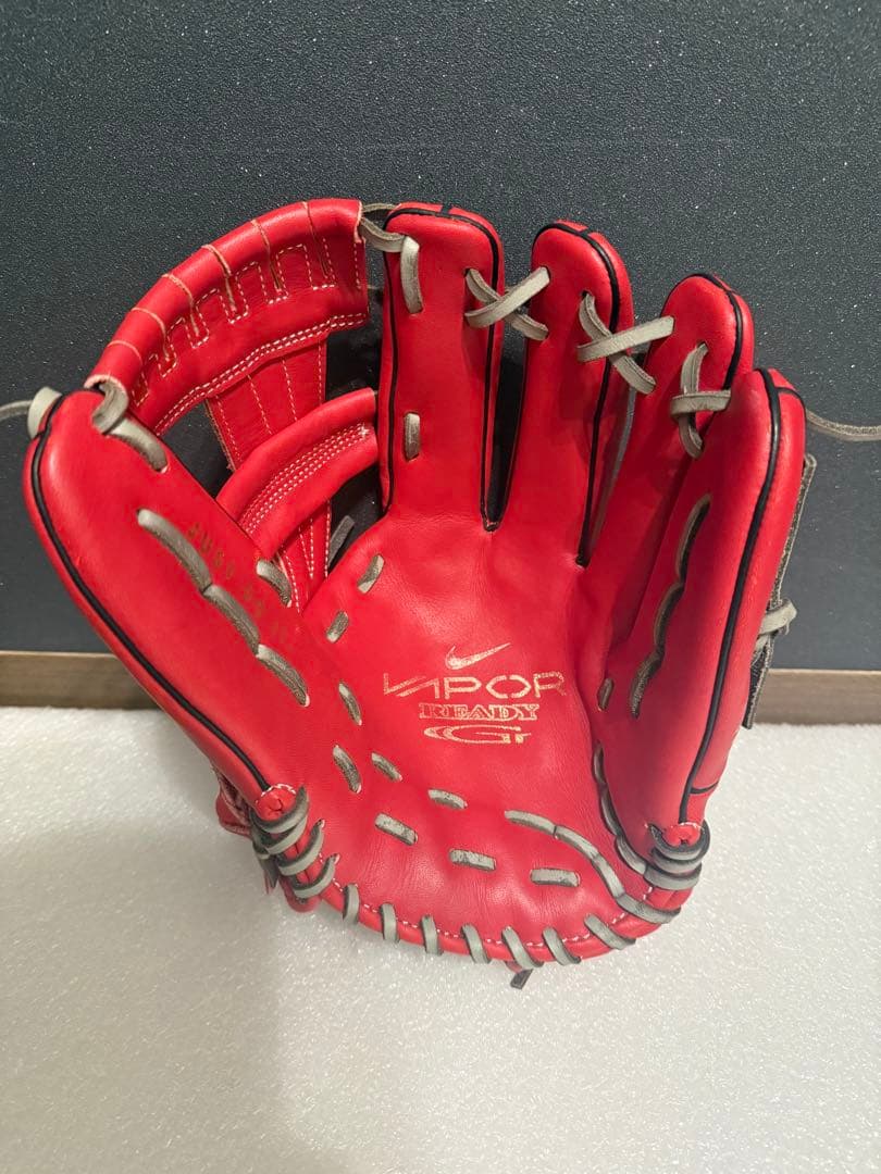 ★屋外未使用★ NIKE ナイキ 一般軟式 内野 VAPOR レッド 色褪せ無し