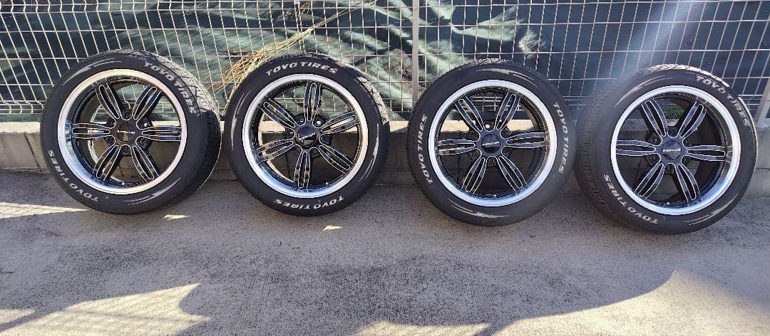 《直接引取限定》バッドラッカーIV 18㌅ タイヤセット