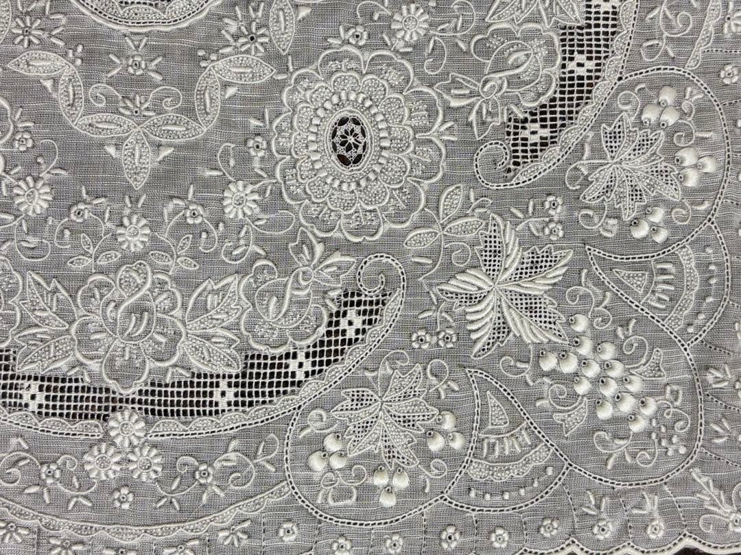 スワトウ　汕頭刺繍ハンカチB.