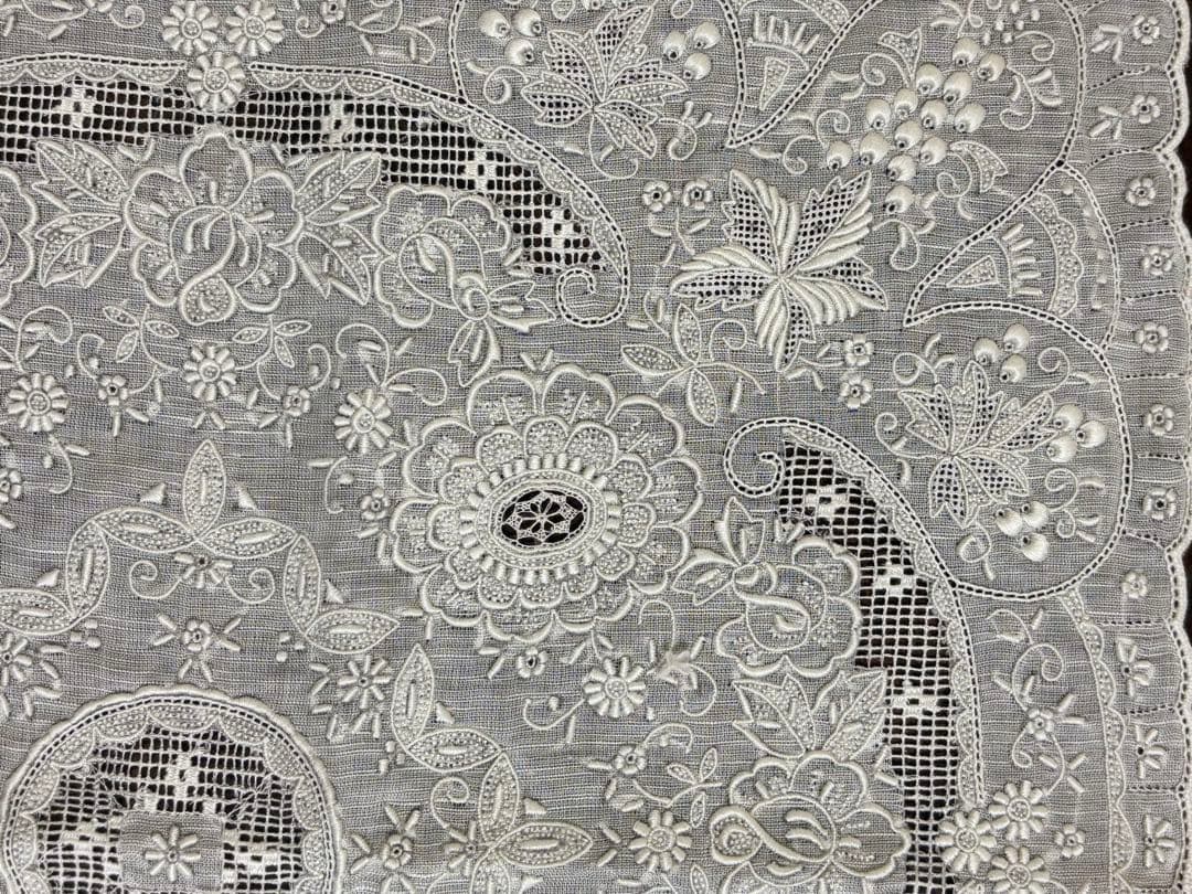 スワトウ　汕頭刺繍ハンカチB.