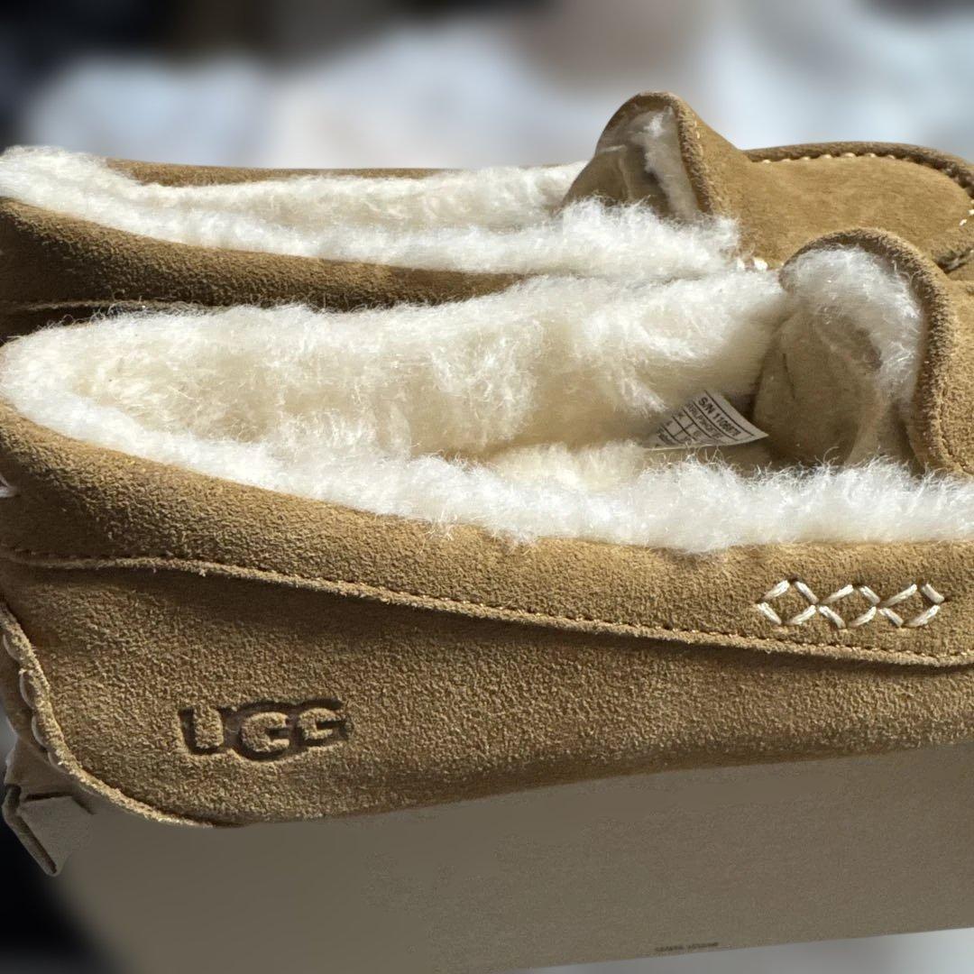 ugg 23 モカシン　CHE