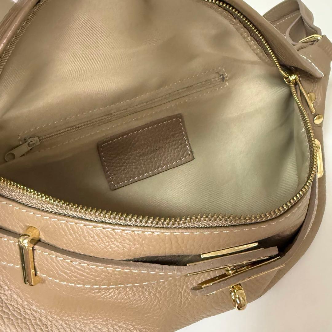 最終価格【極美品】オウレンティ AULENTTI レザー ボディバッグ