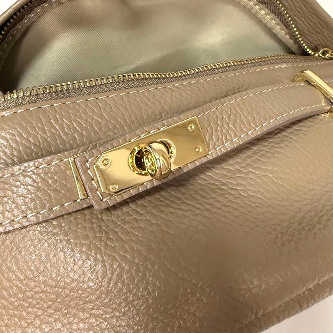 最終価格【極美品】オウレンティ AULENTTI レザー ボディバッグ