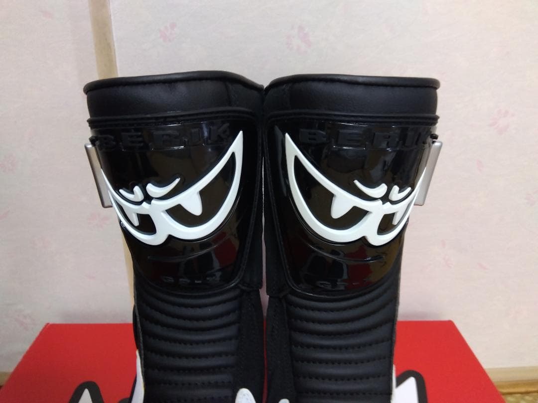 BERIK ベリック レーシングブーツ ブラック/ホワイト サイズ44