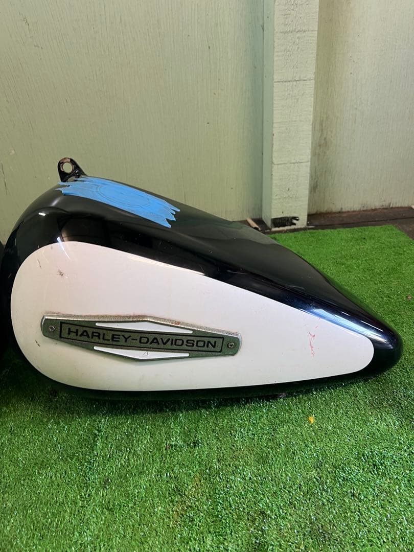 ハーレーダビッドソン　　ガソリンタンク　フューエルタンク　分割タンク
