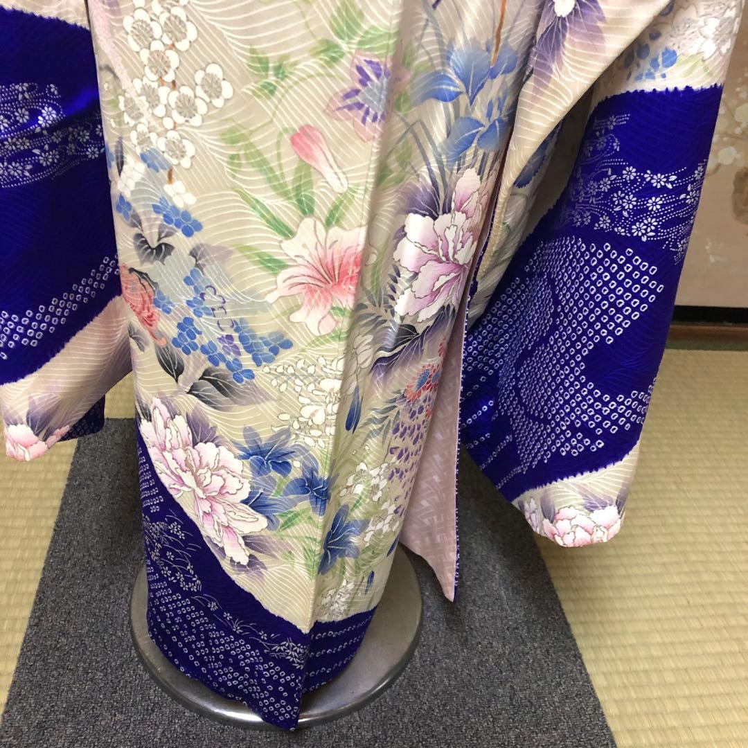 ゆです！正絹　レトロな高級振袖