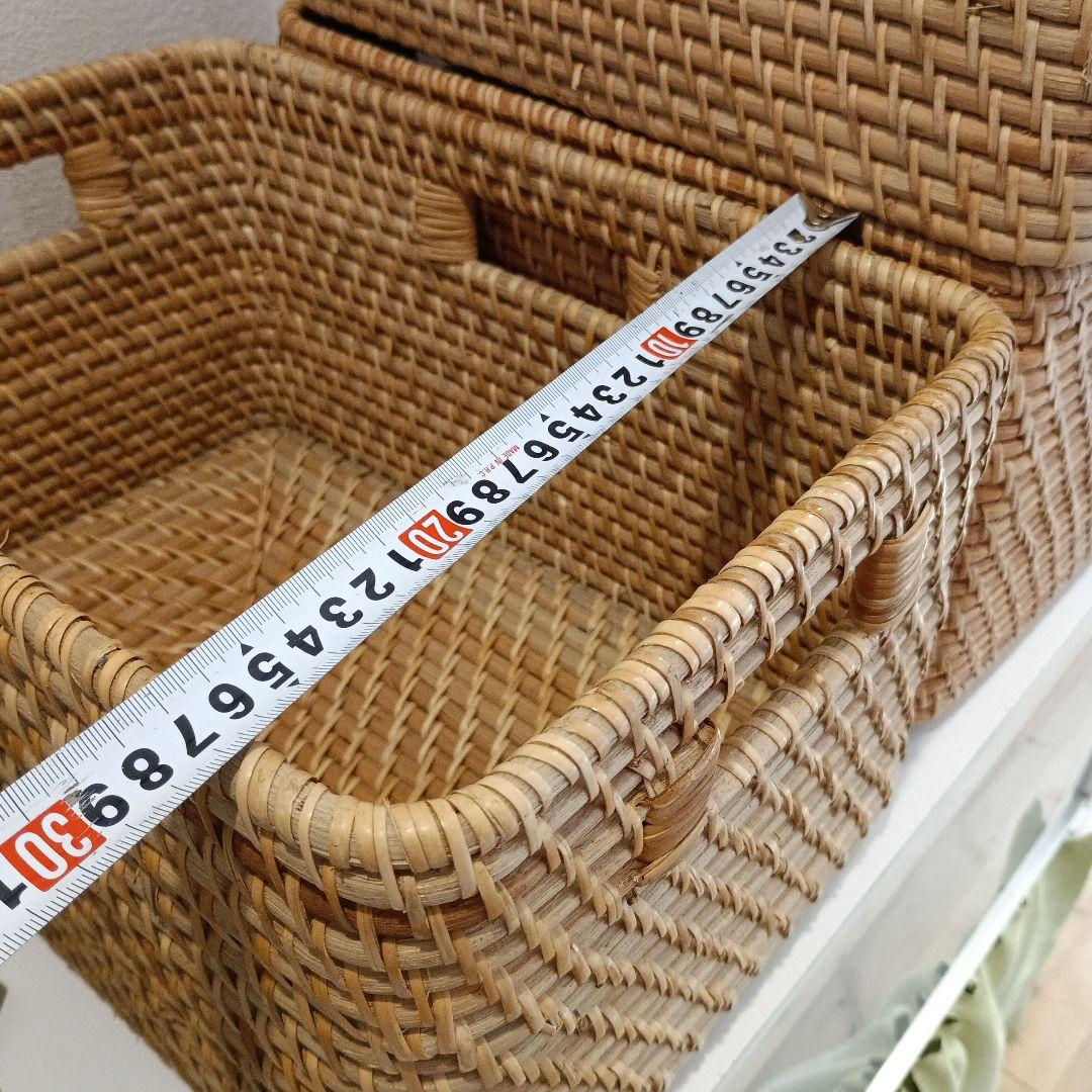 ニトリ　無印良品　ラタン籠