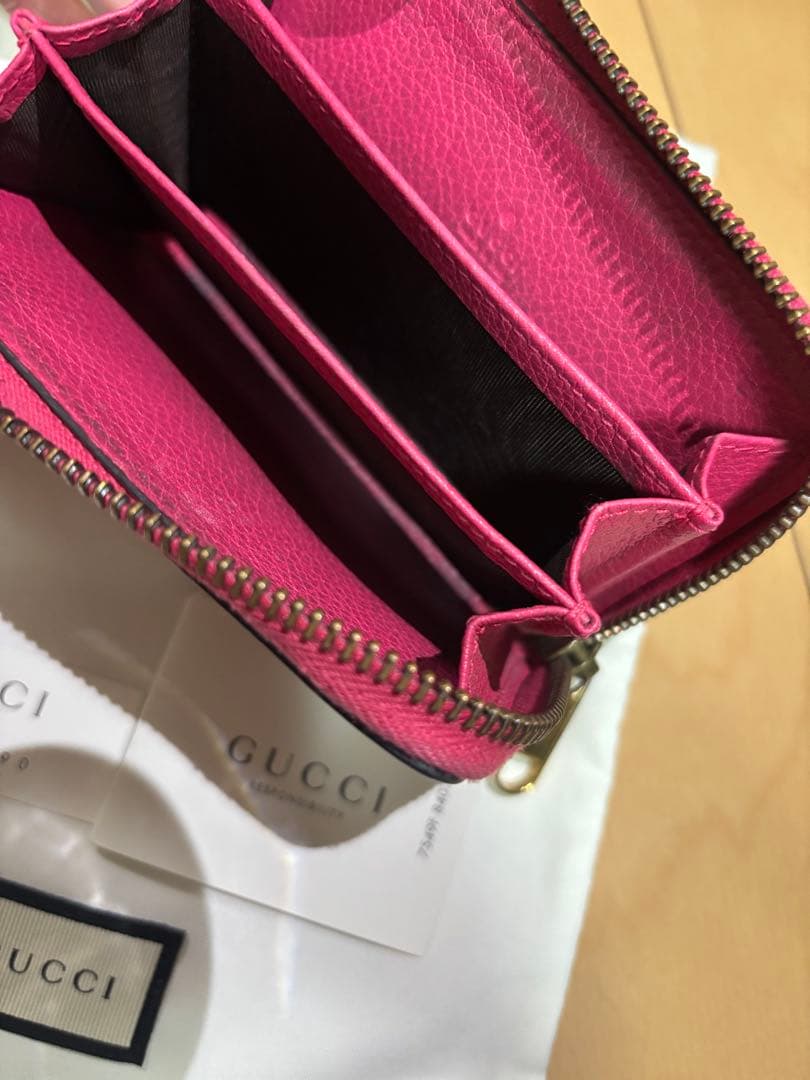 GUCCI ピンク レザー ケース