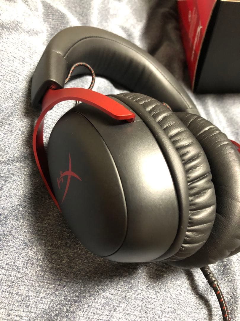 ヘッドホン HyperX Cloud III
