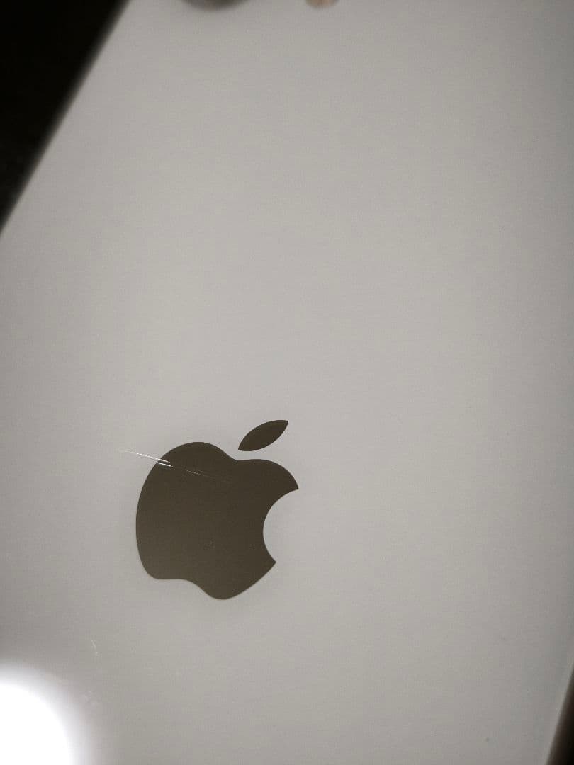 正月価格超美品SIMフリーiPhone SE第3世代 64GB「スターライト」