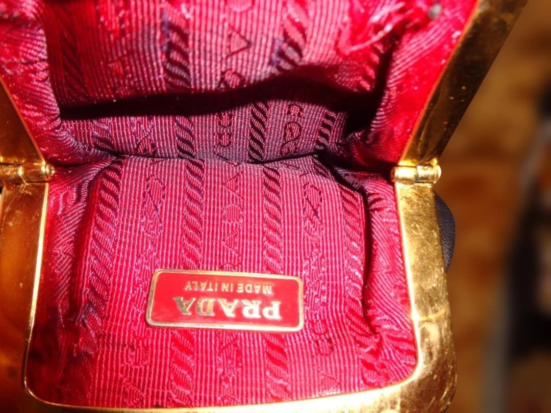 PRADA ブラックレザー がま口ケース