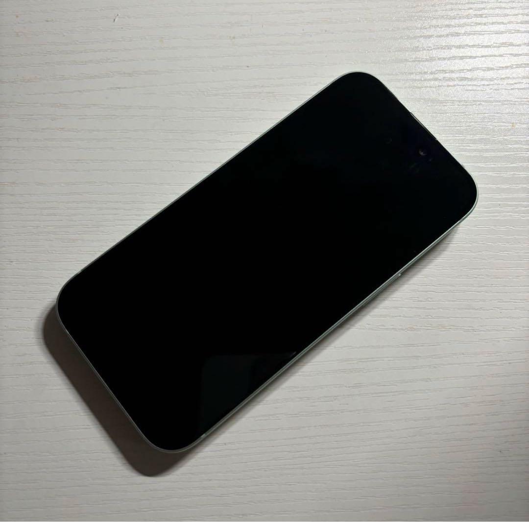 iPhone 15 256GB グリーン SIMフリー 極美品