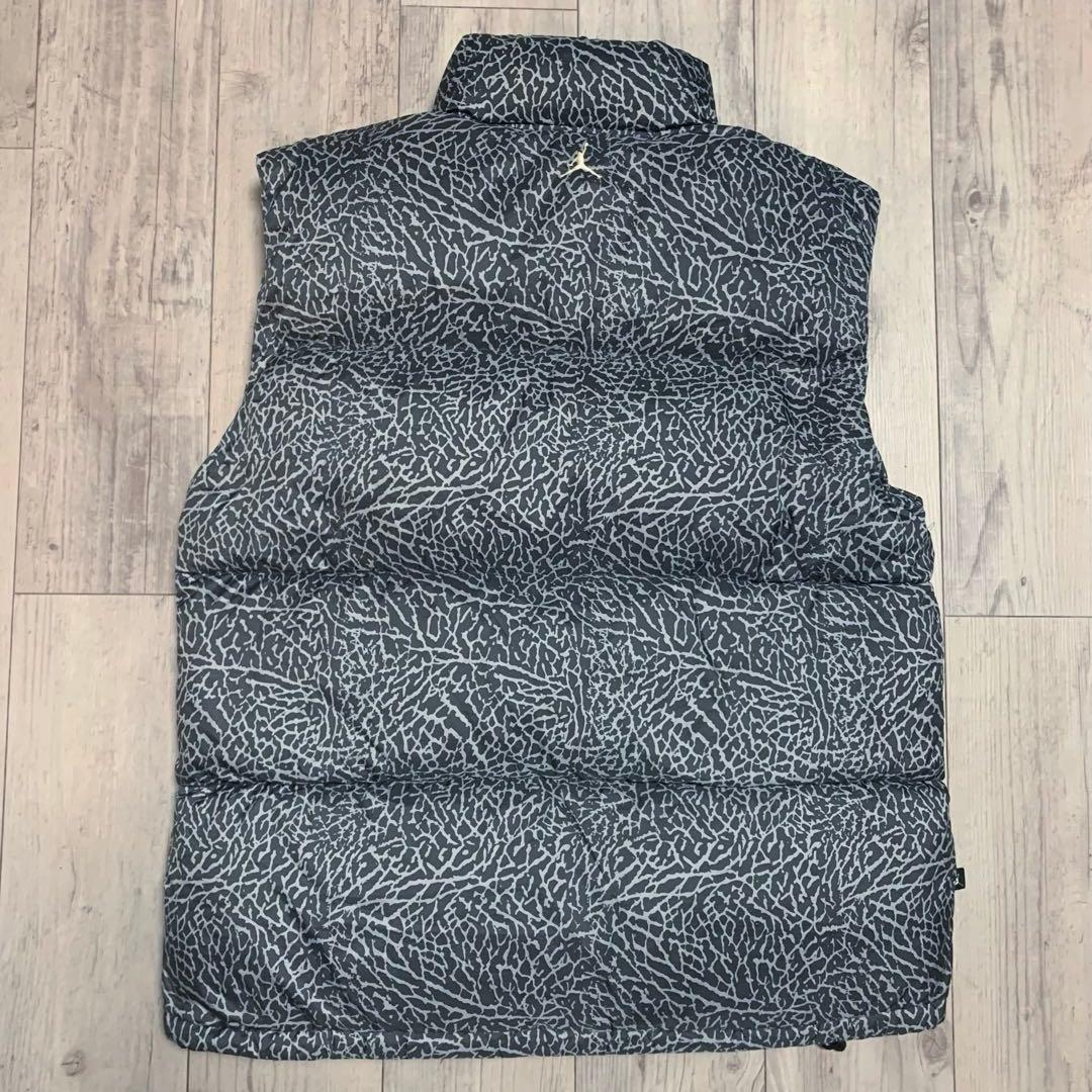 海外限定 ジョーダンブランド エレファント 総柄ダウンベスト