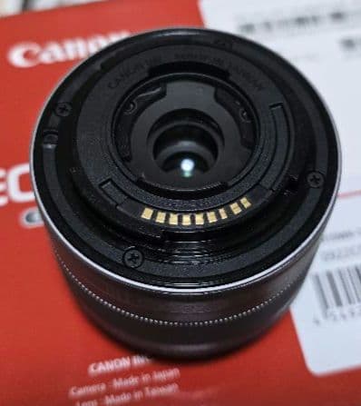 Canon EOS M10 キャノン　EF-M 15-45mm IS STM