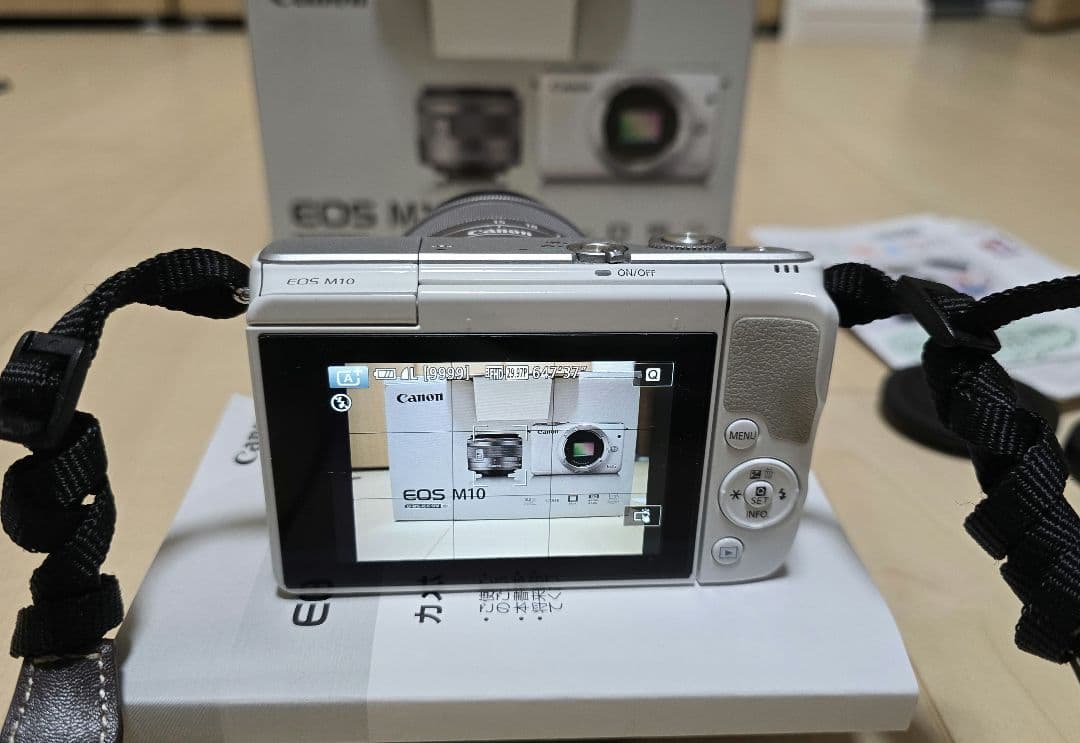 Canon EOS M10 キャノン　EF-M 15-45mm IS STM