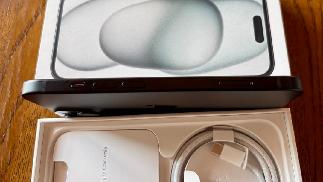 Apple iPhone 15 本体 Black 256GB