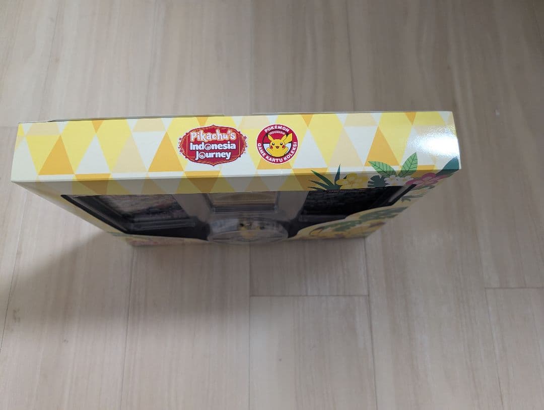 ポケカ「バティックシャツのピカチュウ」 ホロプロモ インドネシア限定セット