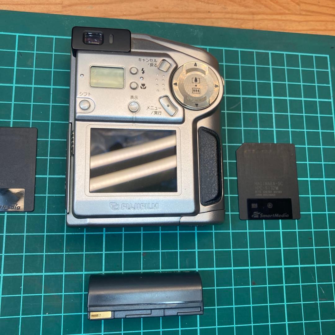 LEICA digiiux、FUJIFILM FINEPIX 1700Zジャンク