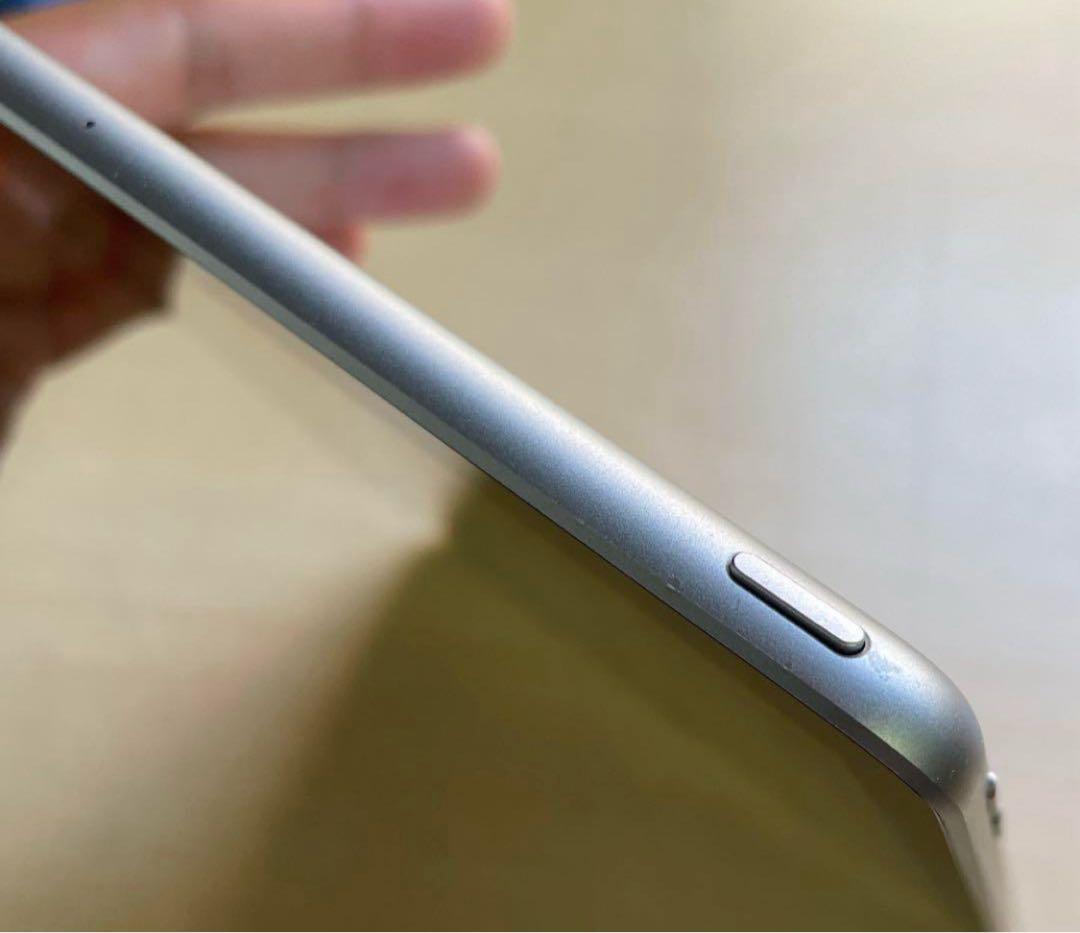 iPad 第6世代　A1893　Wi-Fi　スペースグレイ32GB 美品